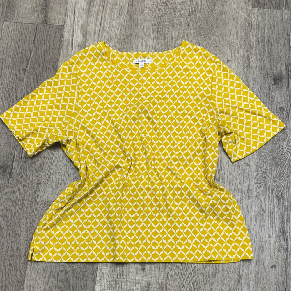 Chico's Yellow Geometric Short Sleeve Tee
